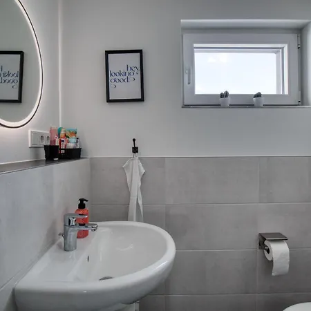 Stillvolle Bei Koeln / Bonn Flughafen Apartament *