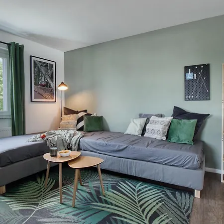 Stillvolle Bei Koeln / Bonn Flughafen *