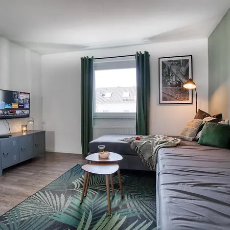 Stillvolle Bei Koeln / Bonn Flughafen Apartment