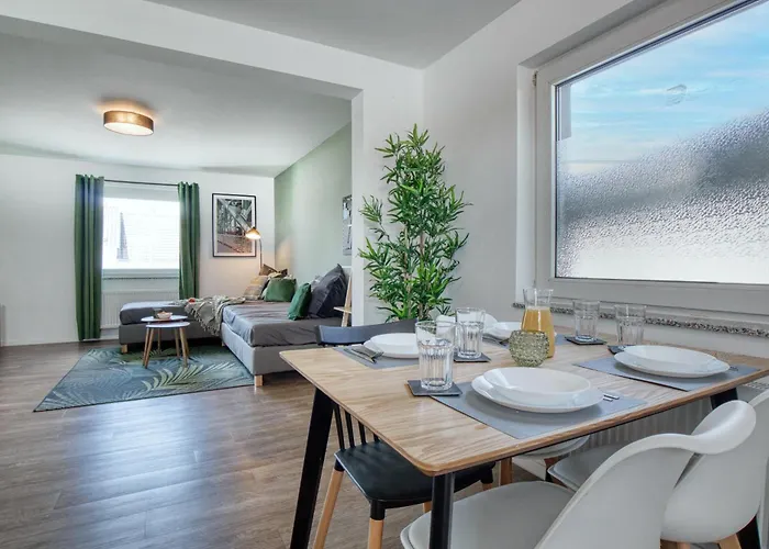 Stillvolle Bei Koeln / Bonn Flughafen * לוהמר