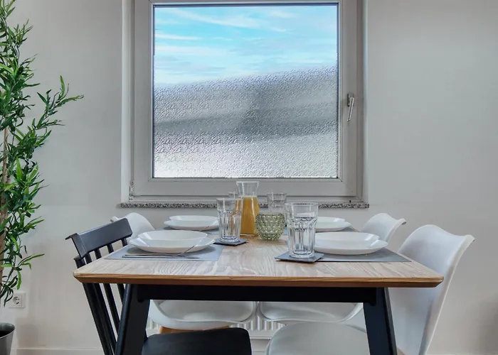 Stillvolle Bei Koeln / Bonn Flughafen * Lohmar